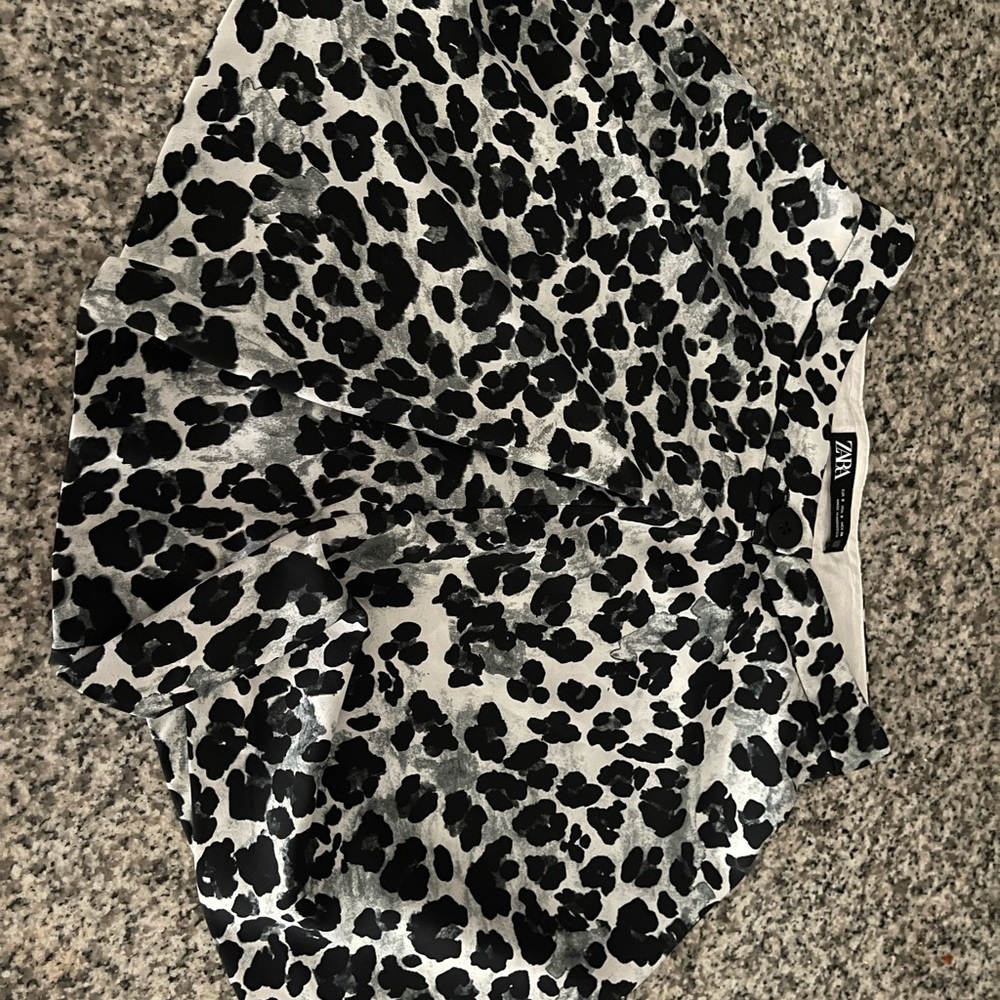 Zara Black and White Leopard Print Skirt